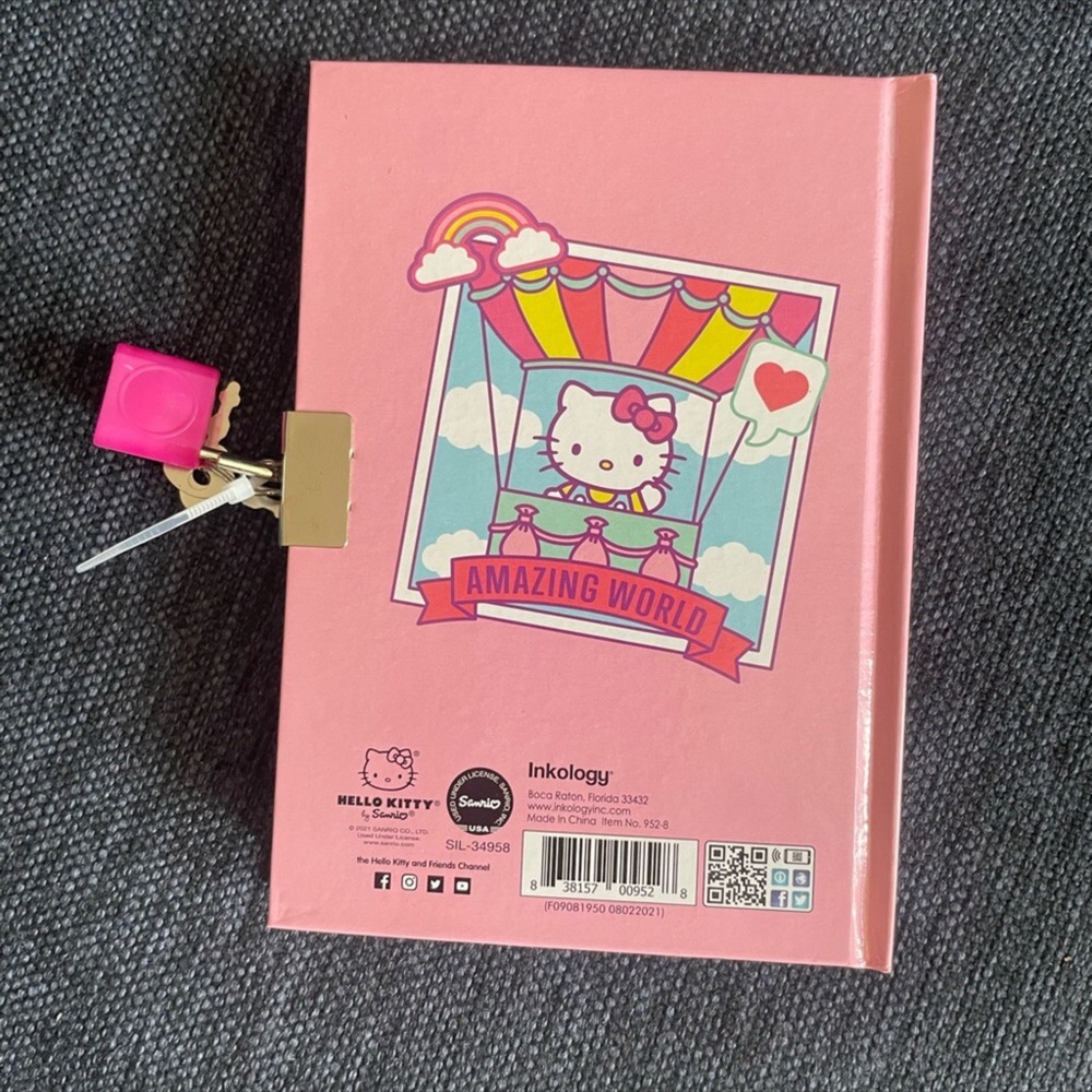 Hello Kitty journal w/ lock n key - Picture 2 of 2